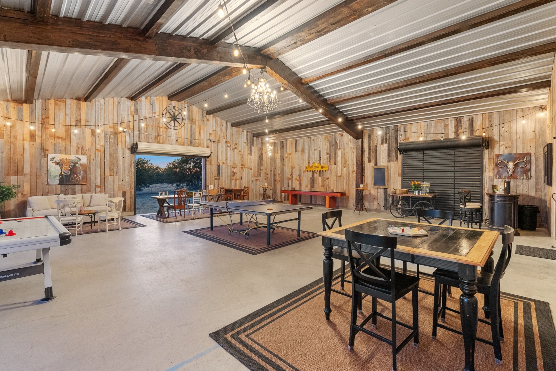 Entertainment Barn Full Interior