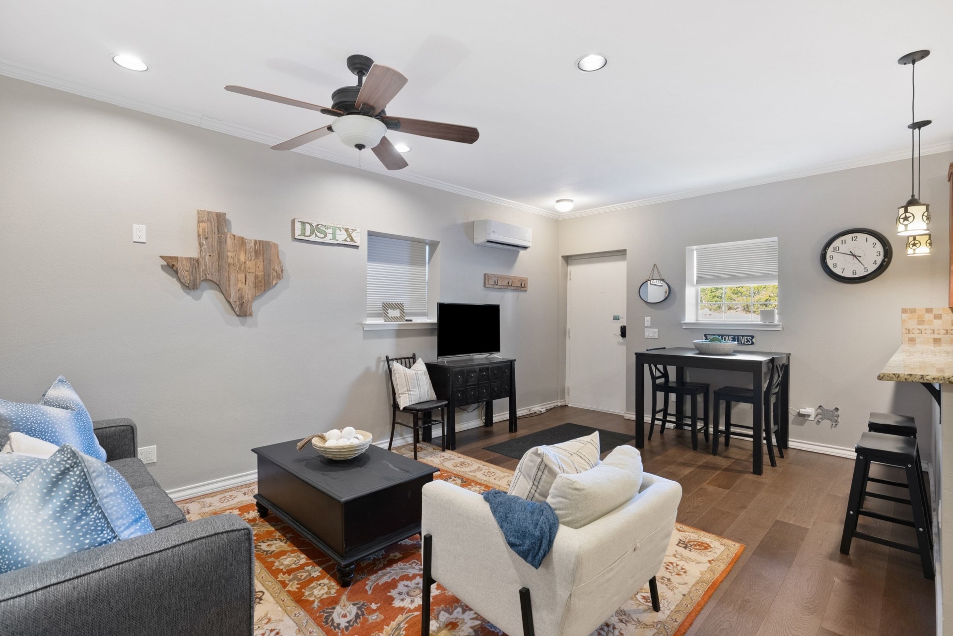 Casita Living with Texas Décor