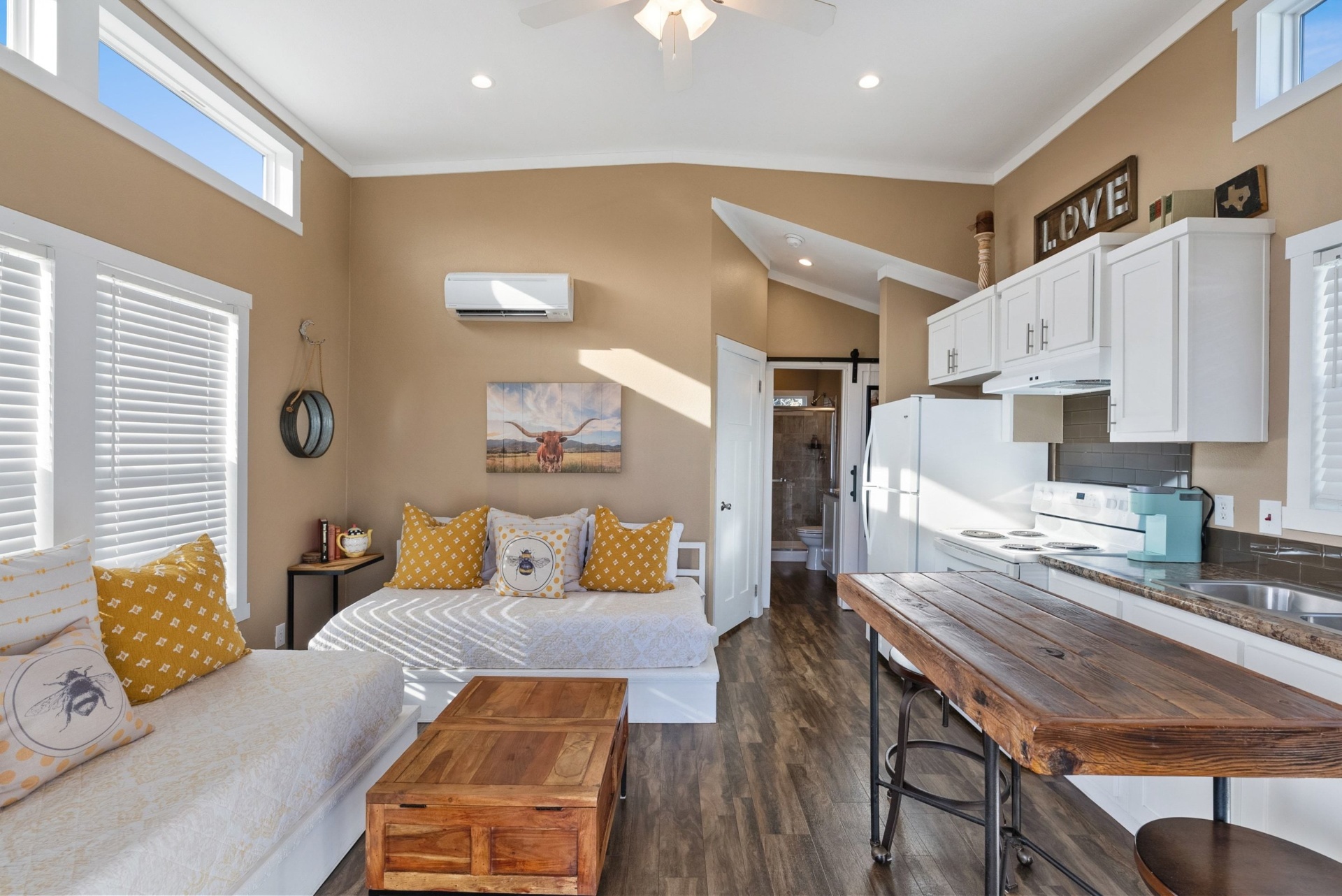 Casita Studio with Bee Accents