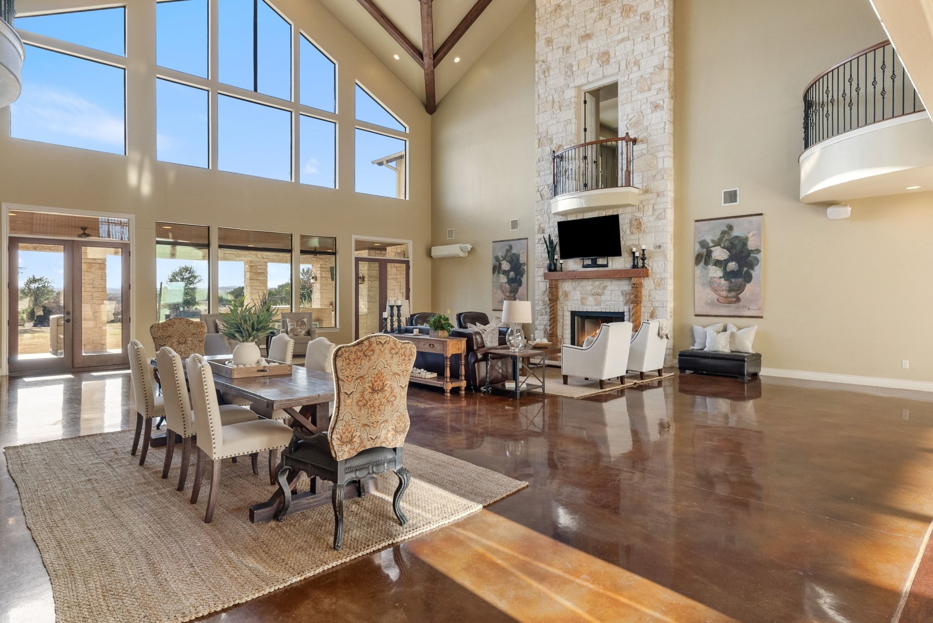 Dining Area & Fireplace