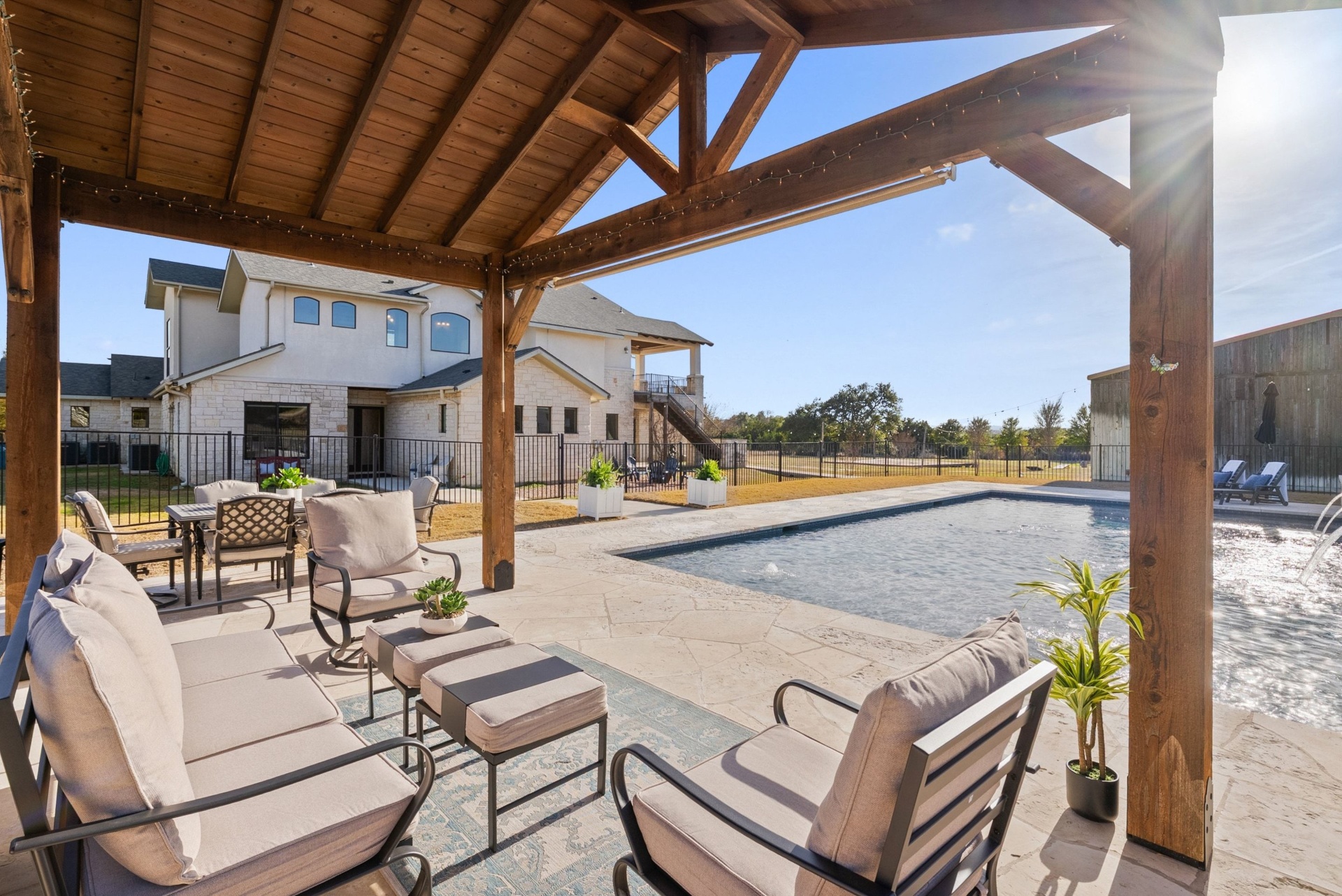 Pool Pavilion Day Lounge