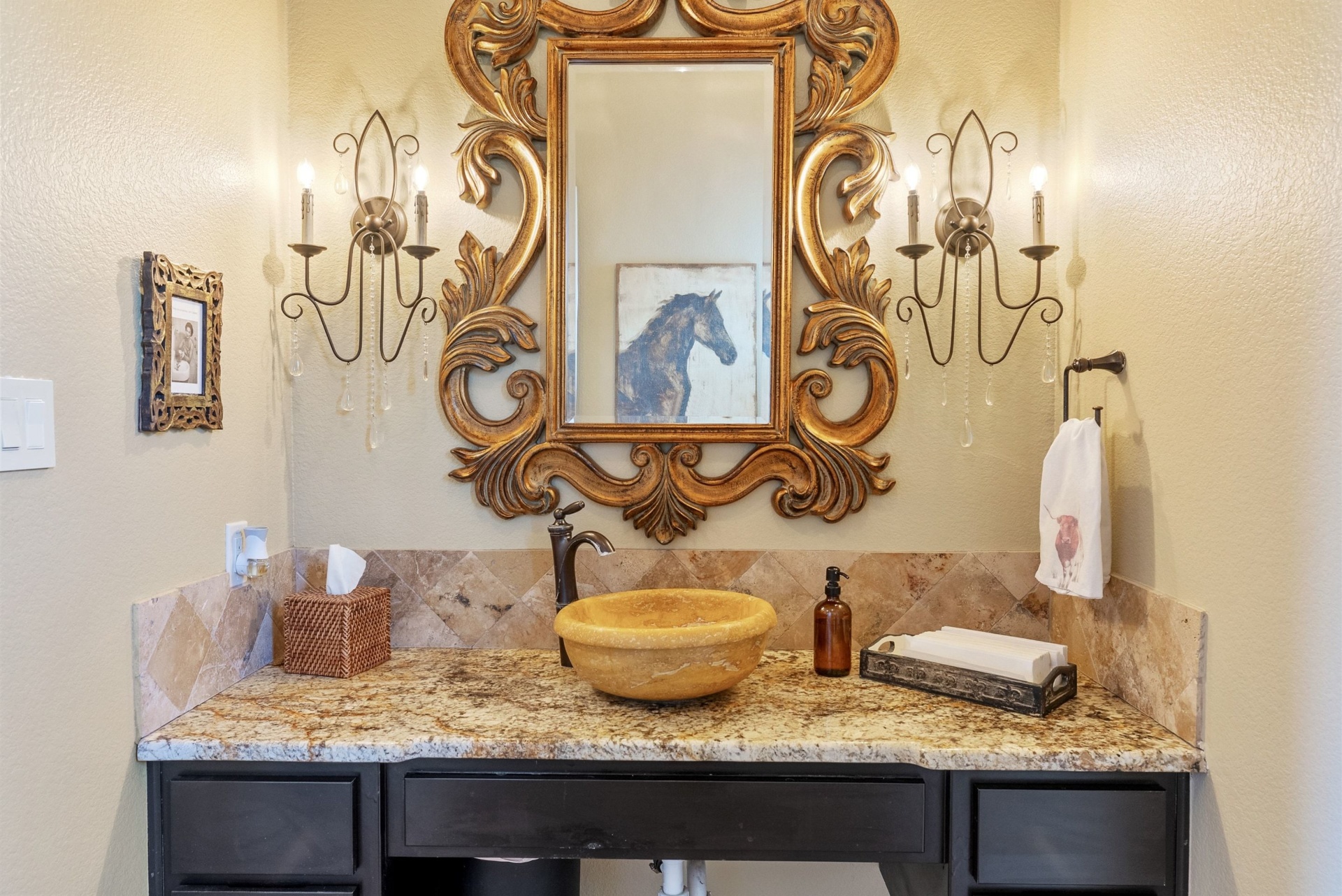 Powder Room Detail
