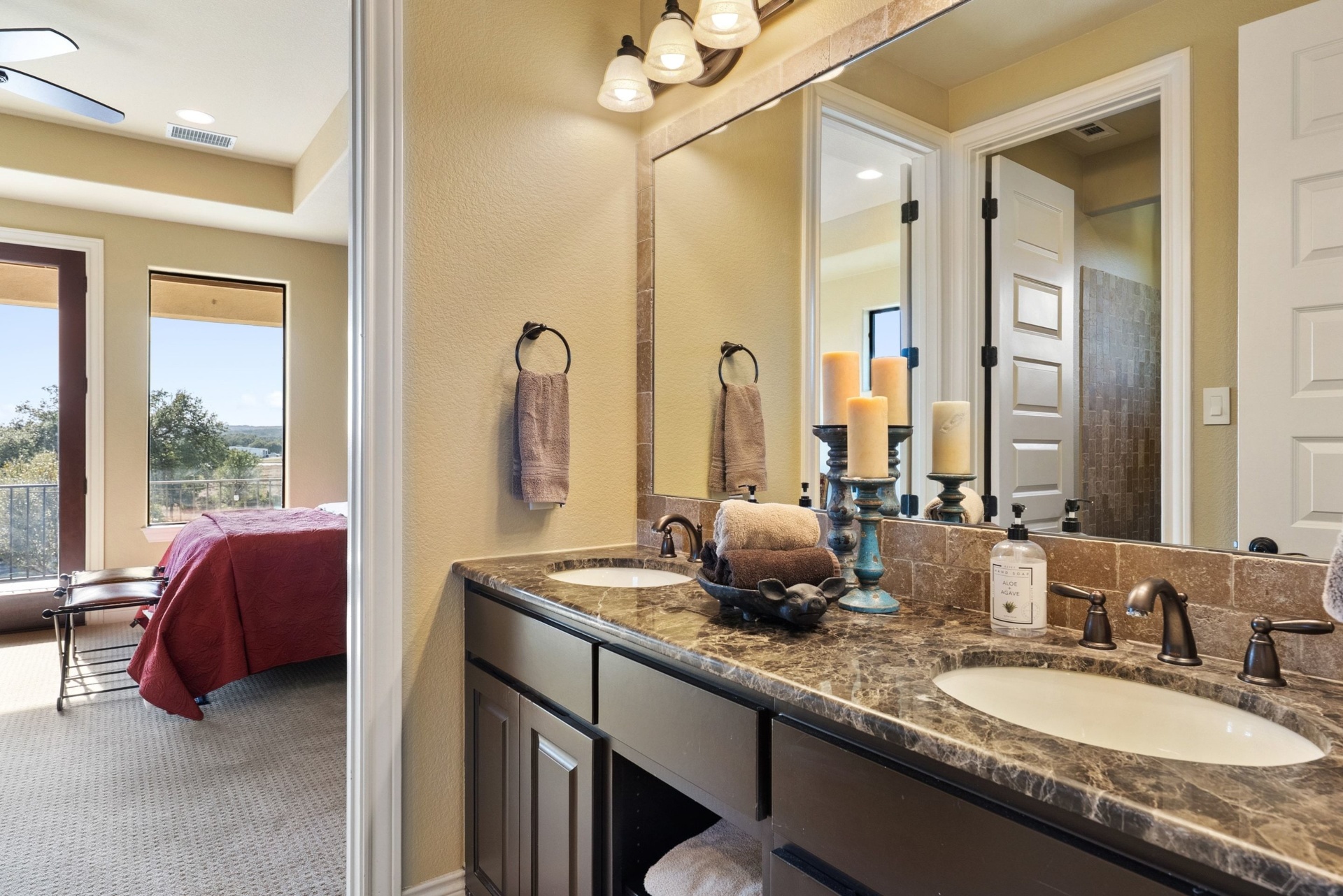 Upper Suite Double Vanity Bath